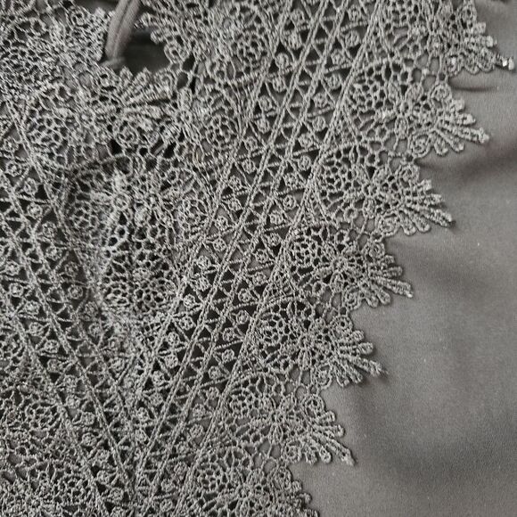 Wanna B Spaghetti Strap Tank with Lace Trim V-Neck and Criss Cross Straps Medium - Picture 3 of 9